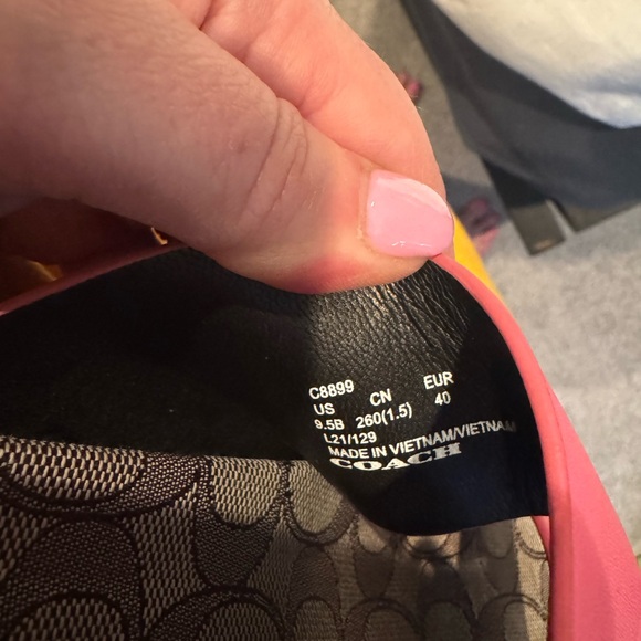 Coach pink sandals 9.5 - Picture 2 of 5